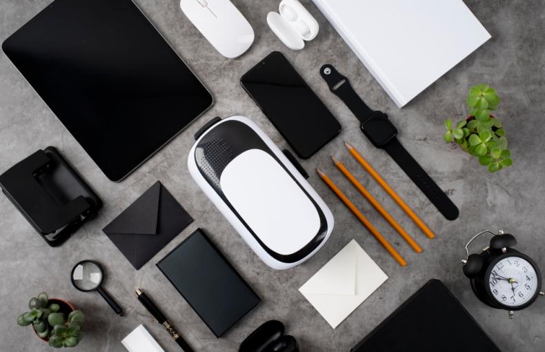 ইলেকট্রনিক্স ডিভাইস: আধুনিক জীবনের অবিচ্ছেদ্য অংশ